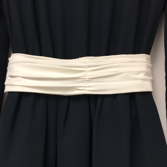 Elegant modest European Navy & ivory midi dress ruched tie waist from England - Picture 6 of 16